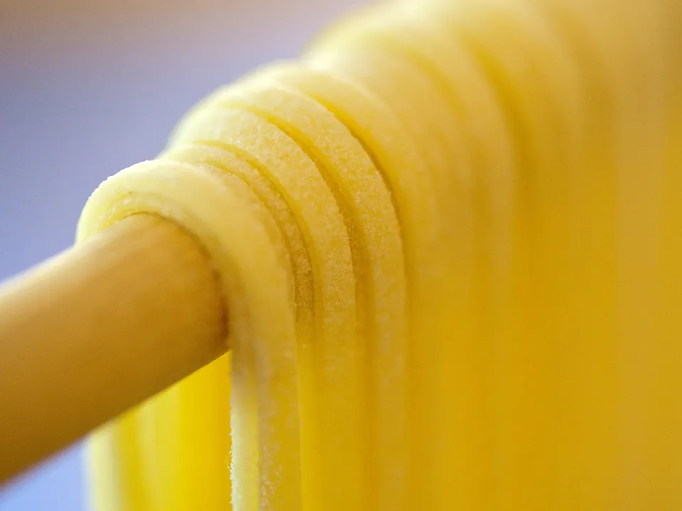 Nahaufnahme einer frischen Pastaform